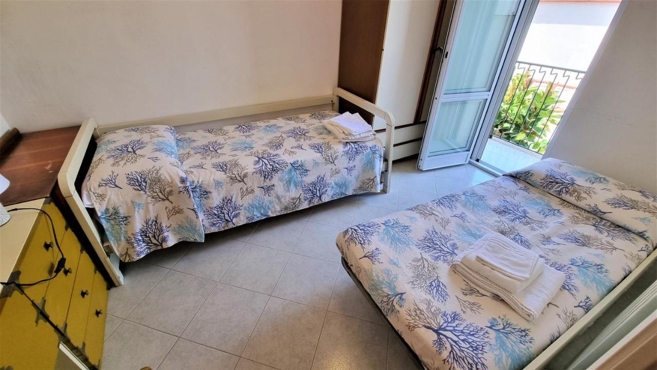 Bellissima Villa Fronte Mare Bandiera Blu Sperlonga Exteriör bild