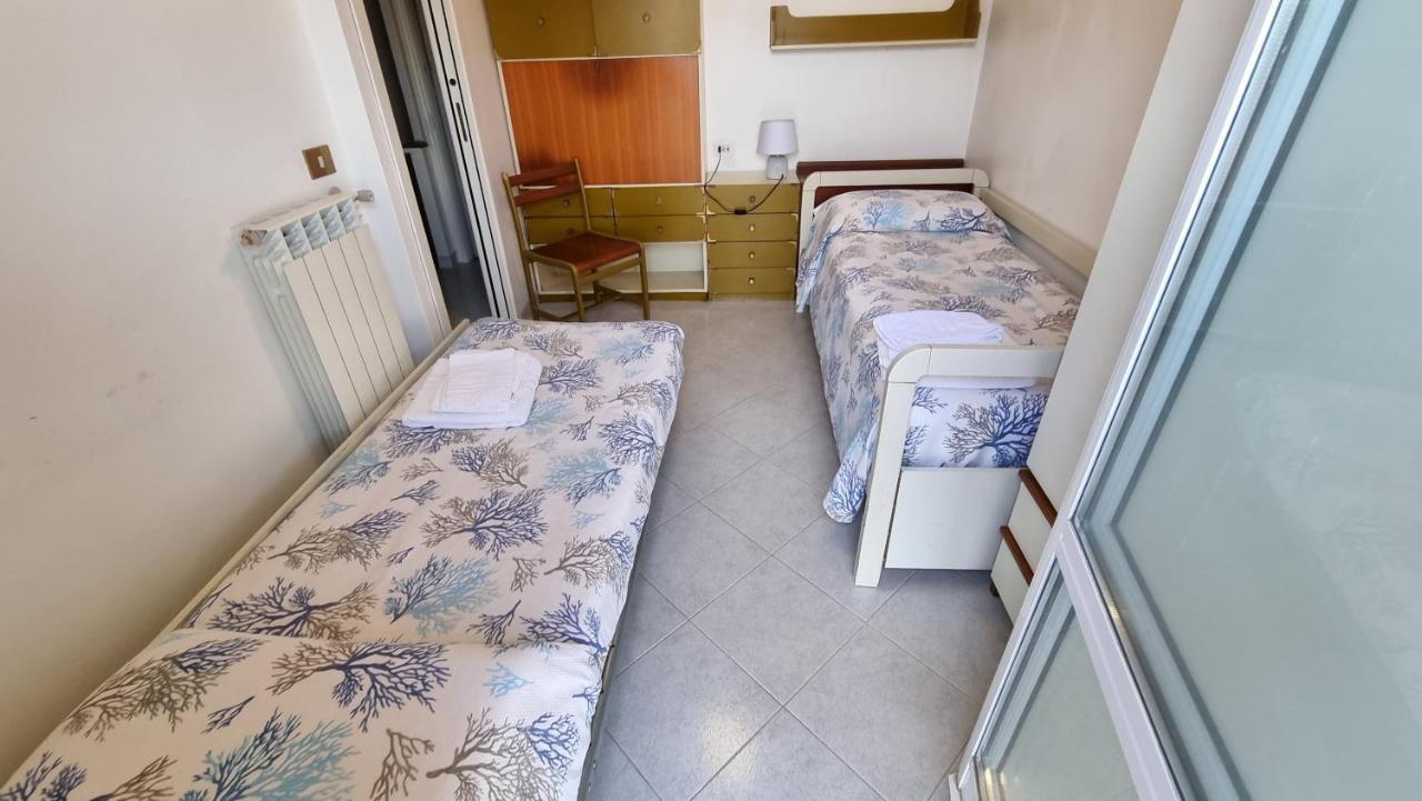Bellissima Villa Fronte Mare Bandiera Blu Sperlonga Exteriör bild